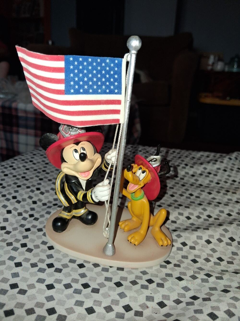Disney Mickey To The Rescue Collection "A Hero's Salute"